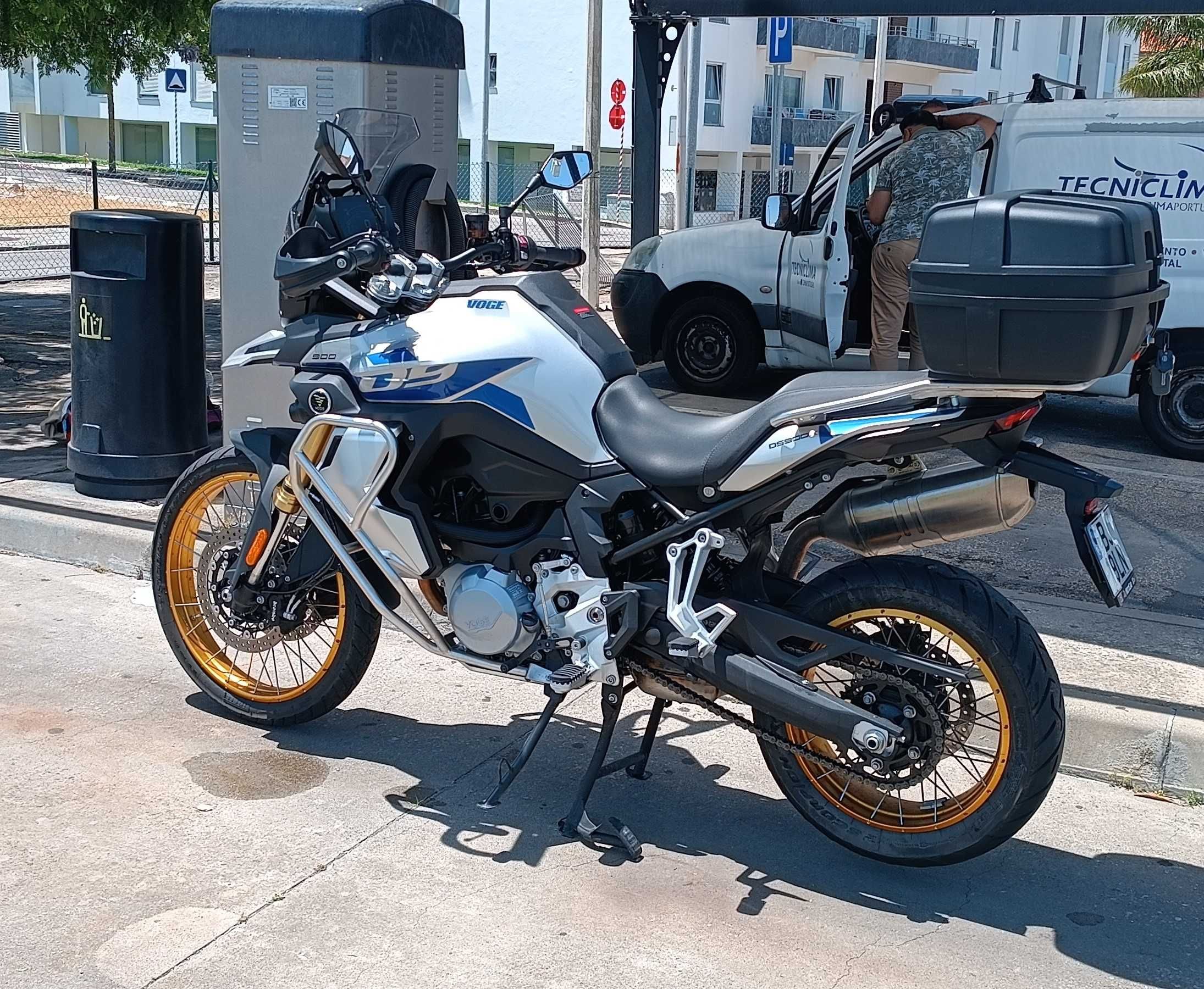 Mota Voge 900 DSX com 5300kms de 2024