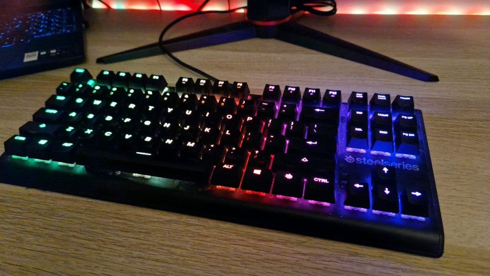 SteelSeries APEX M750 TKL 60% Mechanical Keyboard64354226853633121