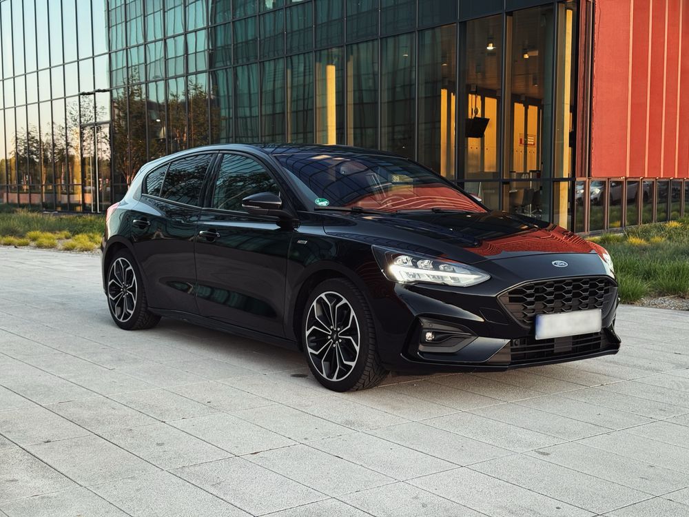 Ford Focus MK4 ST LINE