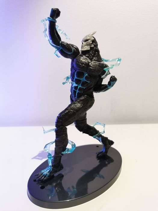 Várias figuras anime