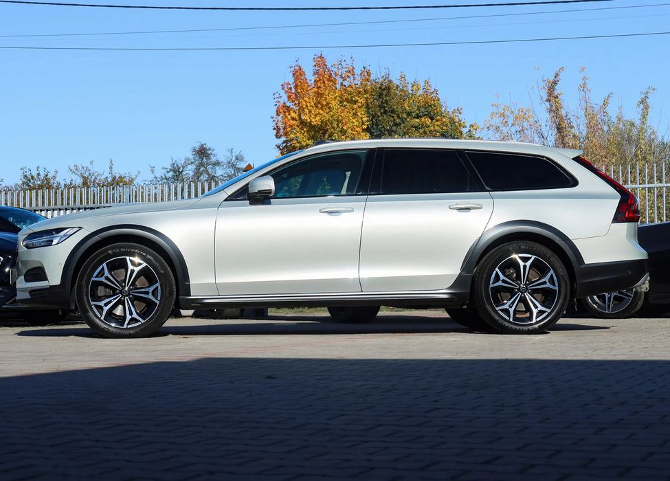 Volvo V90 Cross Country D5 Panorama 360˚ Webasto ACC Hak Blis Keyles Ogrz.4xFotel+kiero.+Szyba