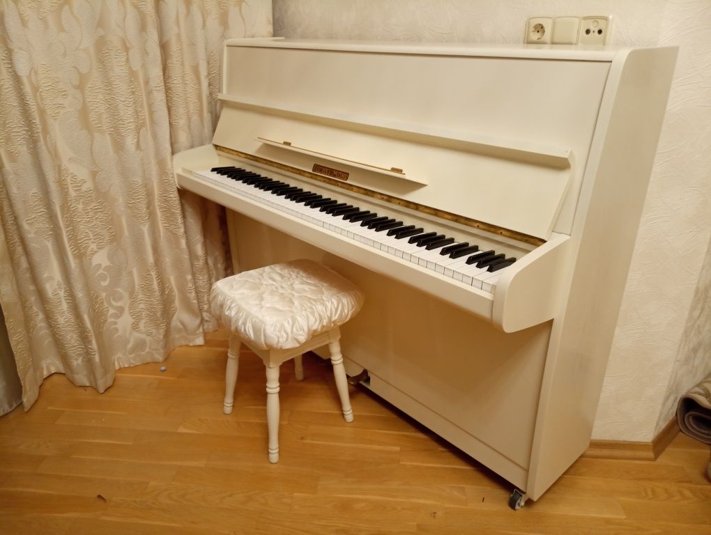 Пианино марки Fuchs & Mohr - 28.000 грн.