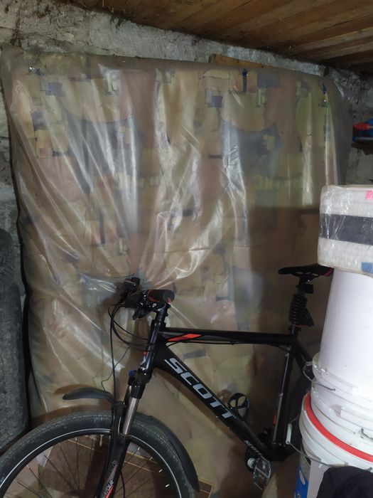 Продам диван з ортопедичним ефектом.