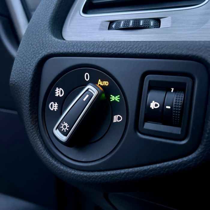 2015 VW Golf 1.6 TDi DSG Desde 129€ mês