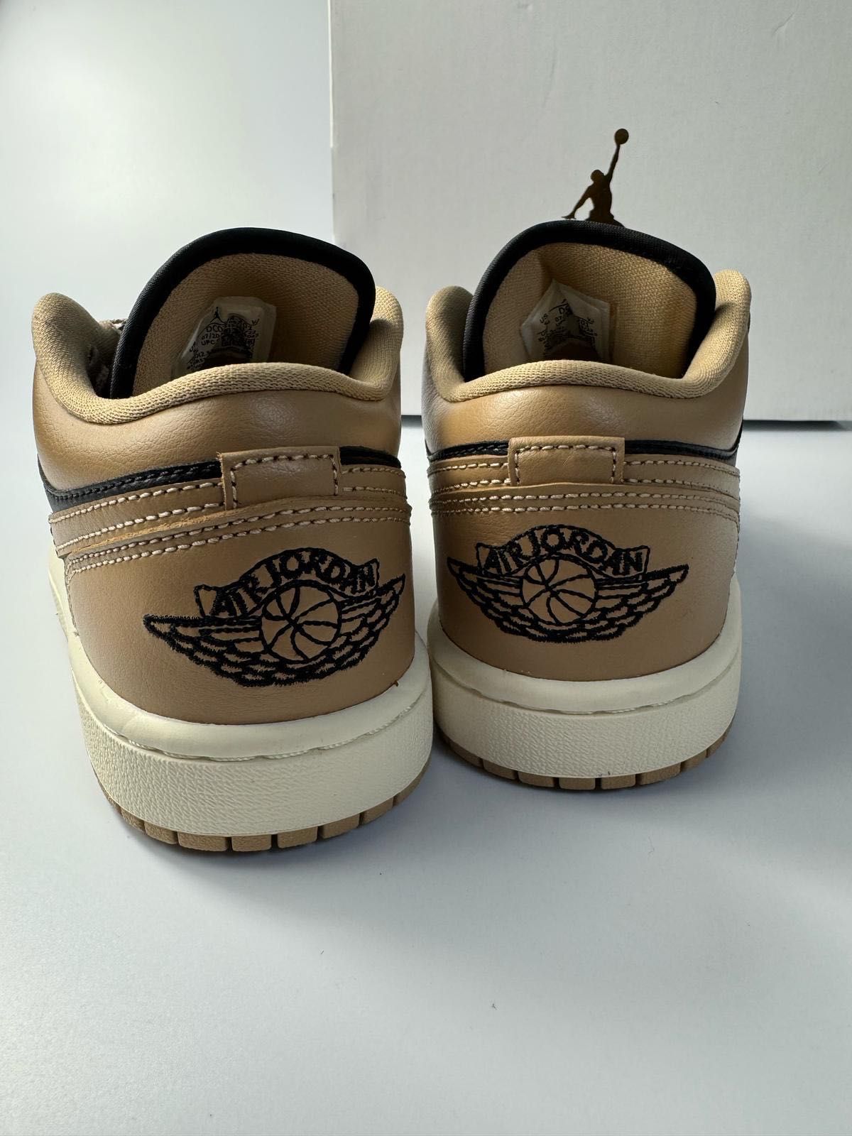 Nowe Sneakersy damskie WMNS AIR JORDAN 1 LOW brązowe 35,5