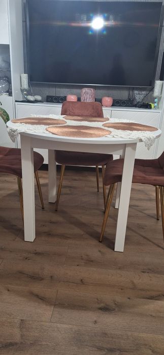 Stół okrągły rozkładany stan bardzo dobry