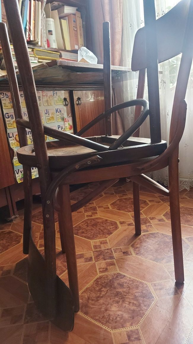 Ретро гнутий стілець,  виробництво Львів