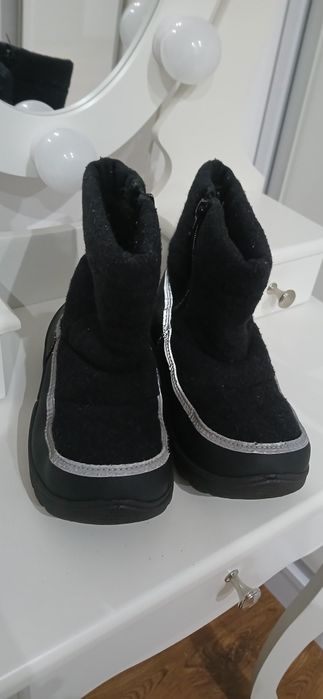 Sinsay ocieplane miękkie jesienno zimowe buty za kostkę unisex r. 33