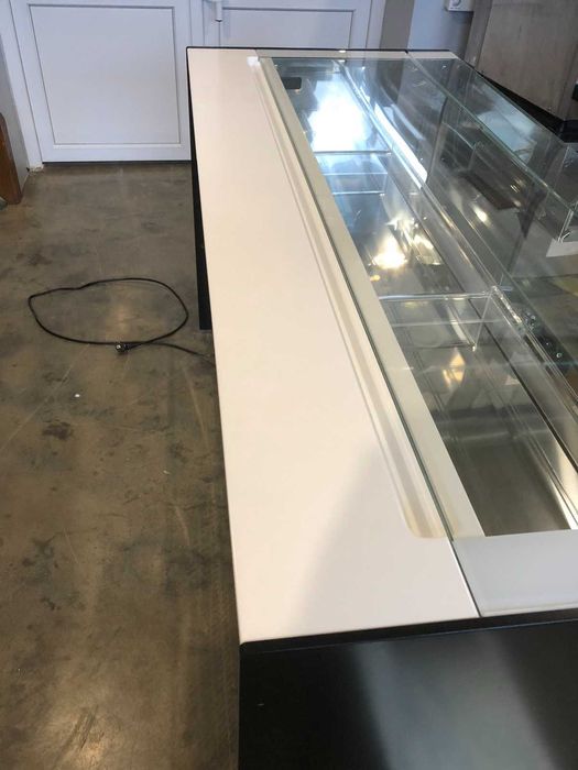 Кондитерська холодильна вітрина ISA Oneshow - НОВА