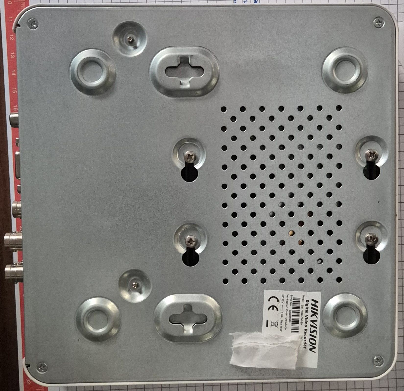 Rejestrator cyfrowy DVR do kamer analog. DS-7104HWI-SH HIKVISION