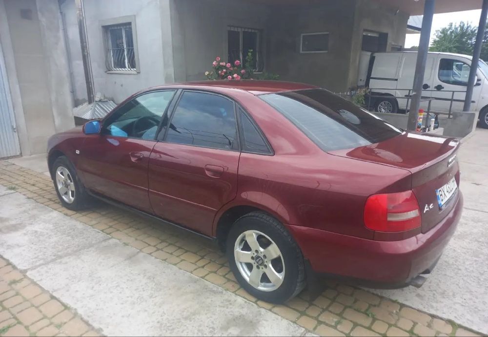Продам Ауді А4 2000 рік