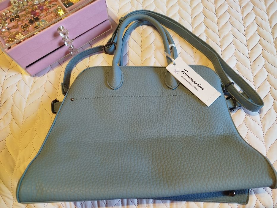 Mala azul acinzentada