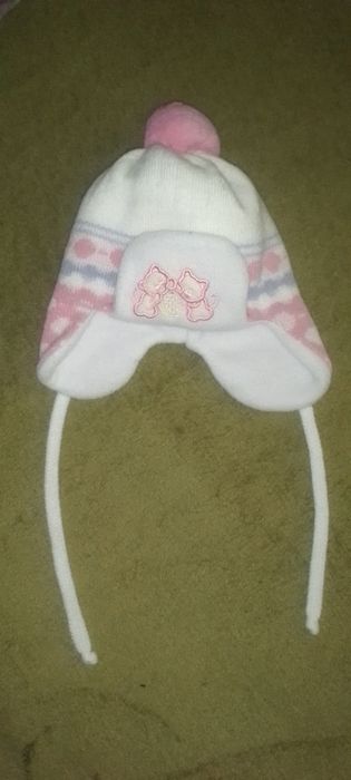 Зимова шапка для дівчинки