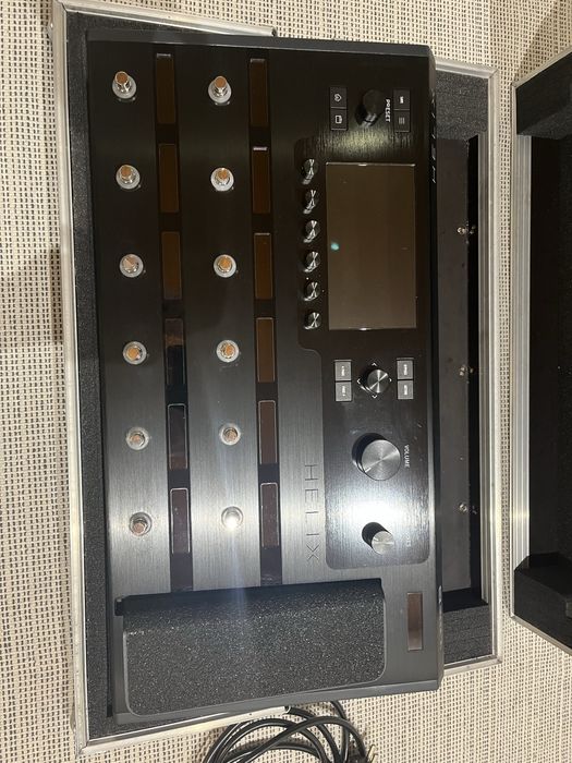 Line 6 Helix Floor + hard case