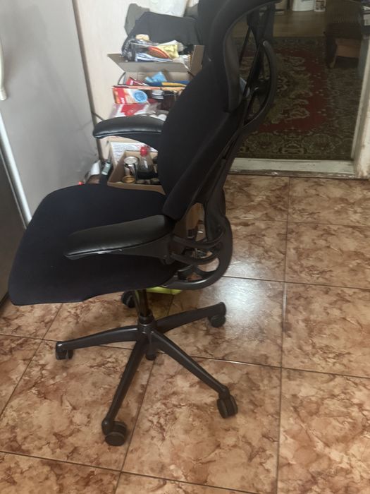 Ергономічне крісло Humanscale Freedom