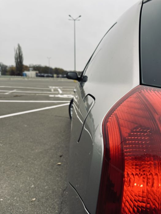 Toyota Corolla 1.8л 2003г