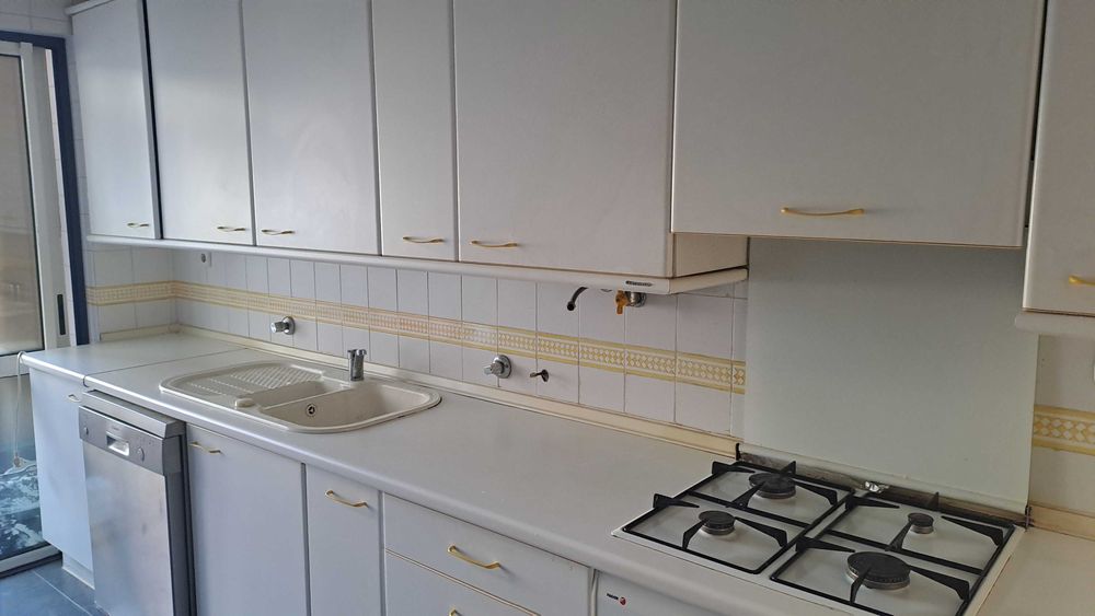 Cozinha Completa Branca — Oferta Imperdível por 600 €!