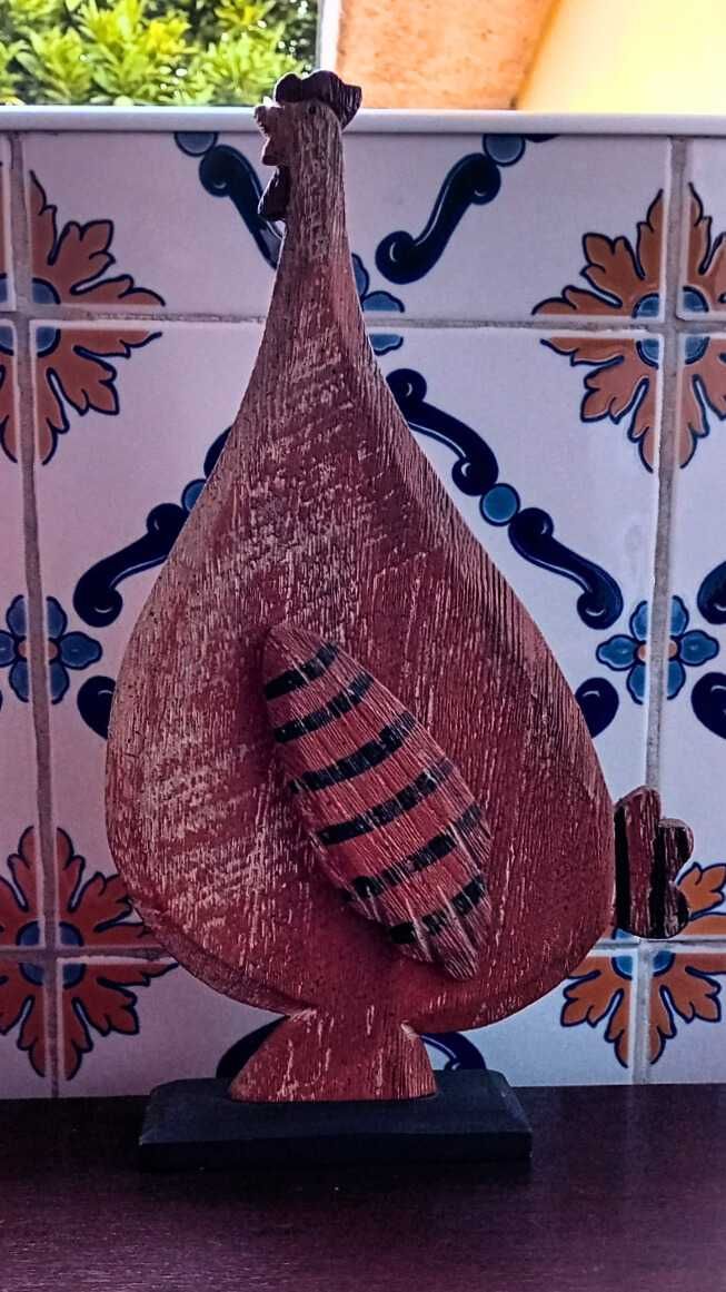 Decoração em Madeira – Galinha Feita à Mão (29 cm)