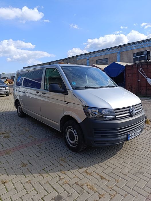 Volkswagen Transporter T 6 2017 пробег 120. Легковой-специалезированны
