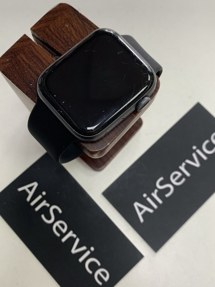 Оригінальні Apple Watch Series 4 44 mm Space Gray