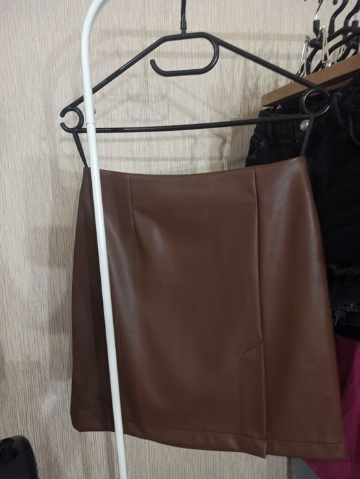 Кожаная женская юбка