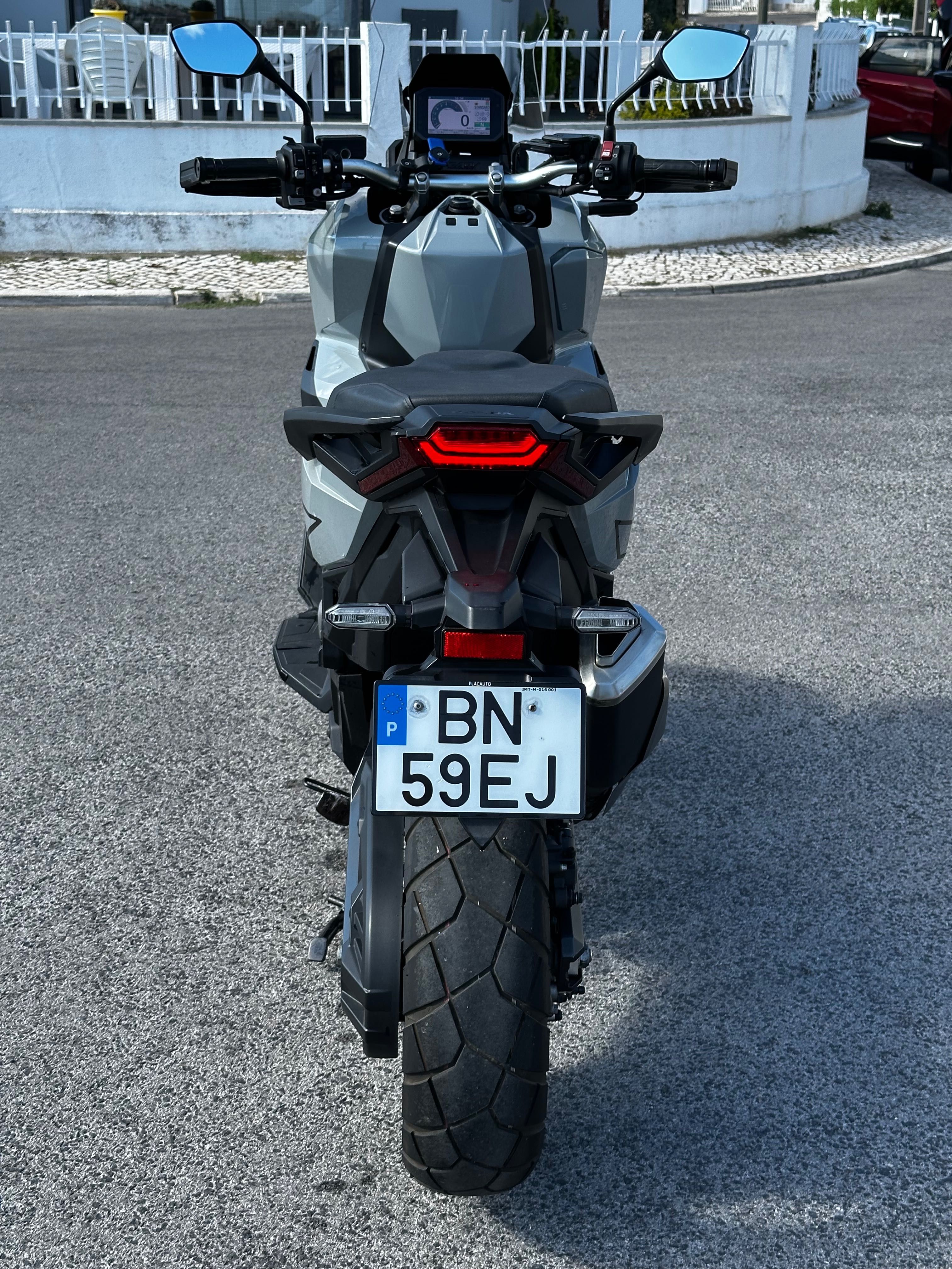 Honda X-ADV 750 18.400KM 2021