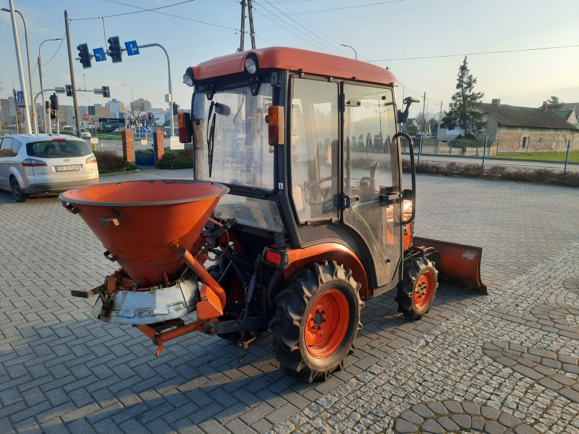 Ciągnik Kubota B1121, 4X4, 325mth,Salon PL,2017r OKAZJA! Kabina, Pług