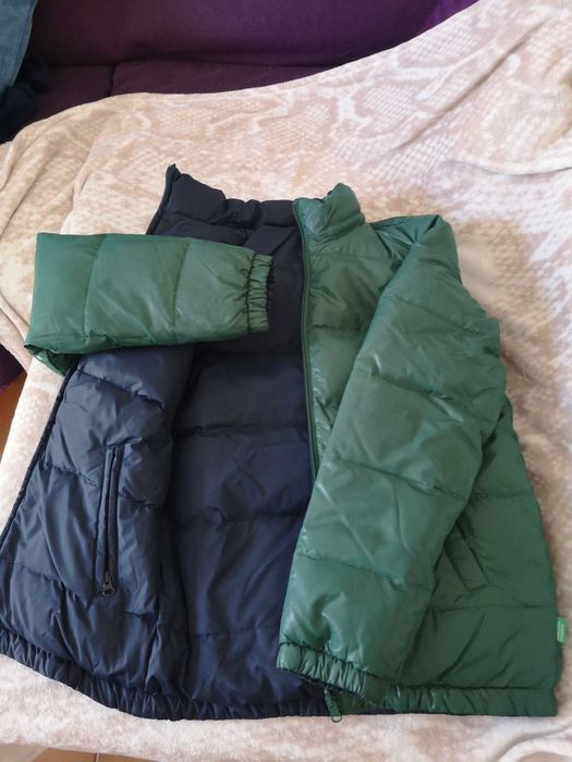 Casaco/Kispo adolescente da Benetton. reversível verde e azul escuro.
