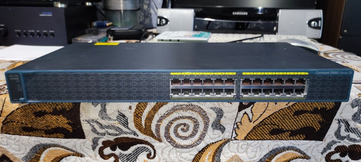 Комутатор Cisco Catalyst 2960 series SI