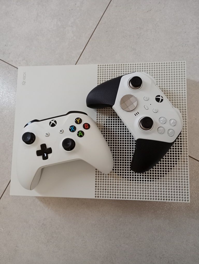 XBOX One S 1 TB + 2 PADY Elite gen 2 +4  Gry
