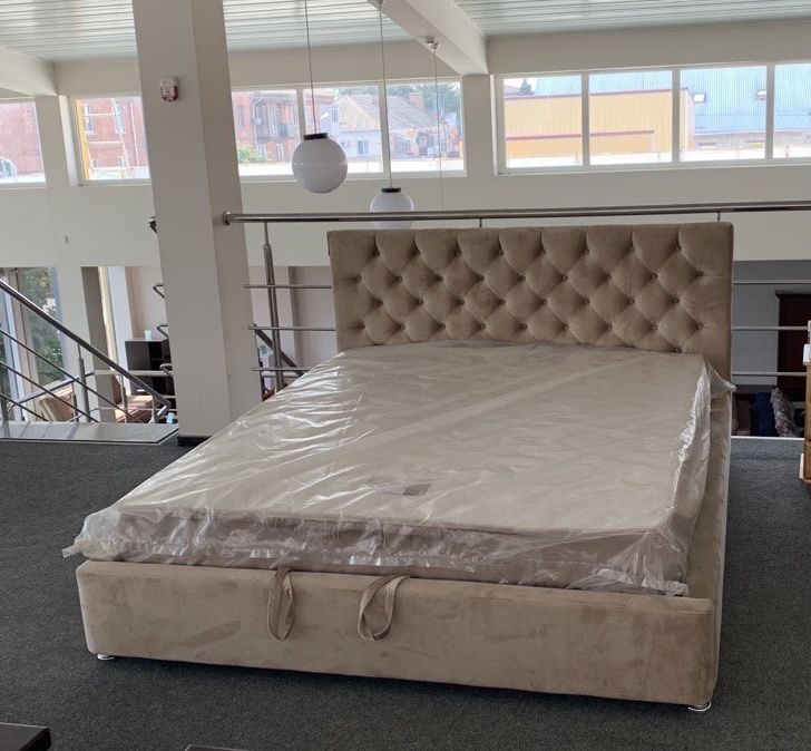 Ліжко двоспальне з підйомним механізмом