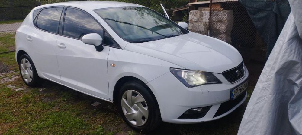 Seat ibiza (1,4 л )2014 год