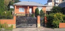 Здам в оренду будинок в центрі міста з ремонтом та мебліми, з гаражем