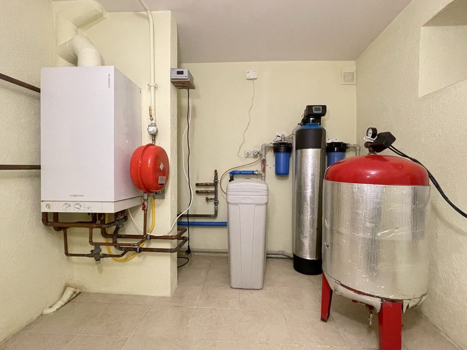 Надійність, тепло, укриття — дім для спокійного життя у Києві