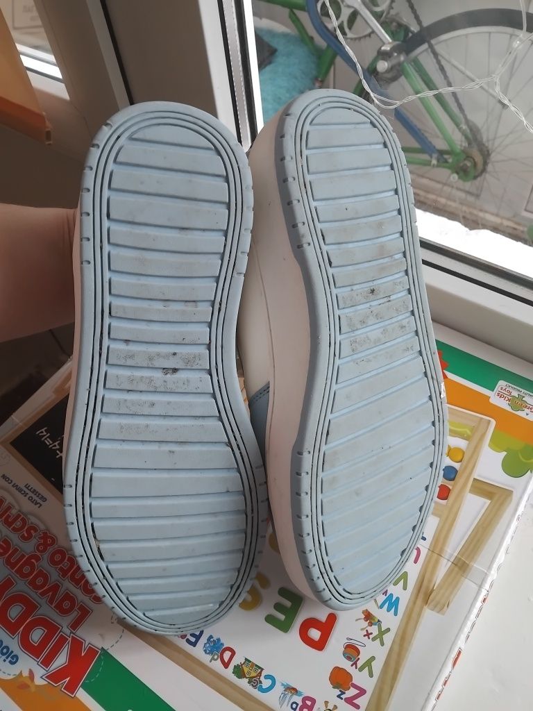 41 р.Кроссовки мужские Primark