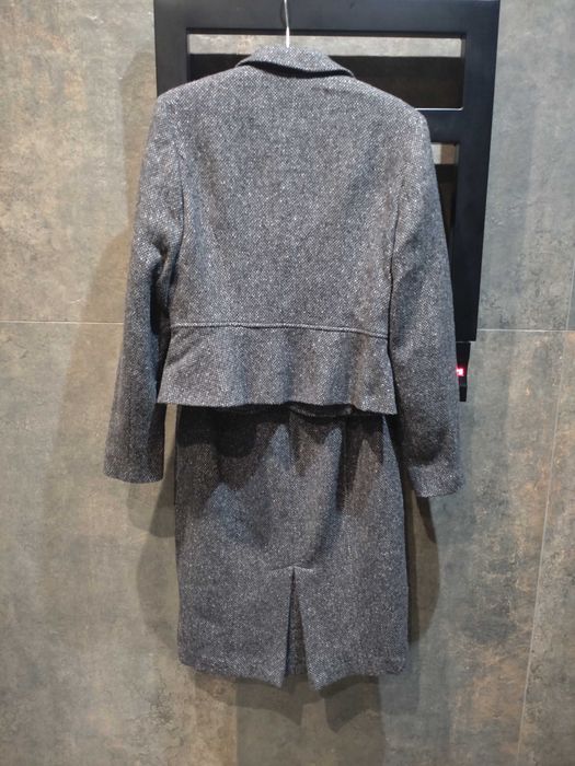 Жіночий твідовий костюм Max Mara, у складі - вовна та шовк S/M