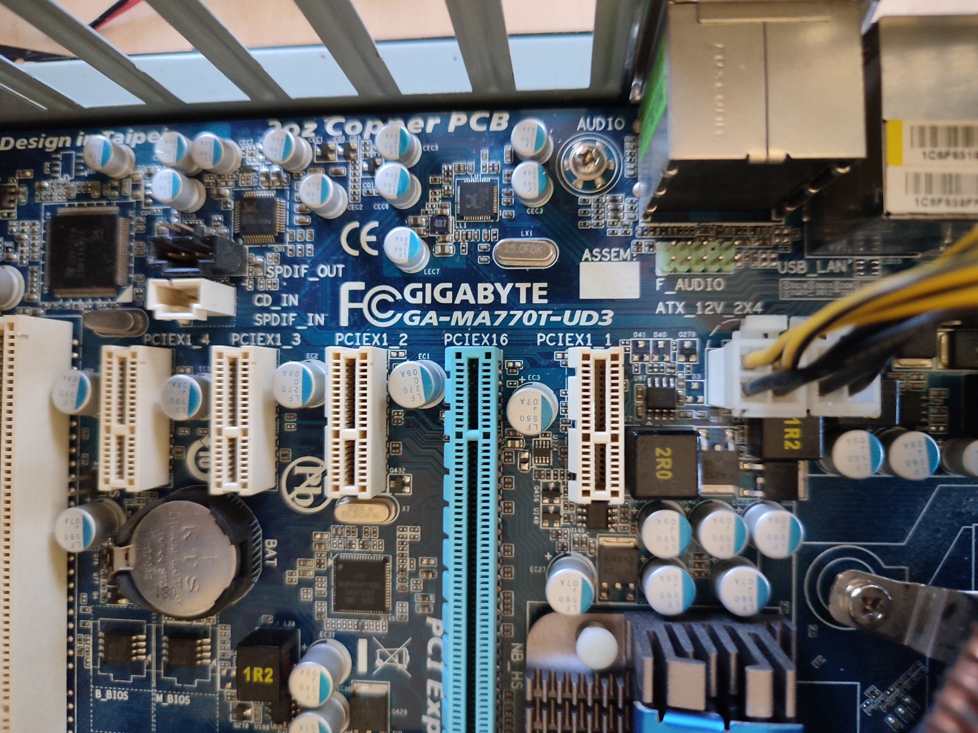 Комплект AMD Phenom II X6 1045T, Gigabyte GA-MA770T-UD3, DDR3 8 Gb Sam