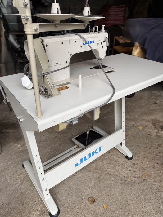 Maszyna do szycia stębnówka JUKI DDL-8700 SERVO