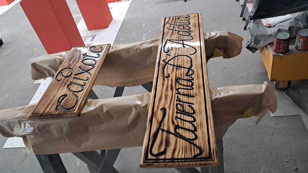 Trabalhos   personalizados em        madeira