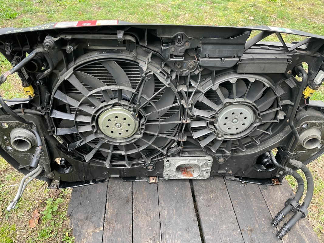 Audi A4 B6/3.0 Pas Przedni Chłodnice Wzmocnienie