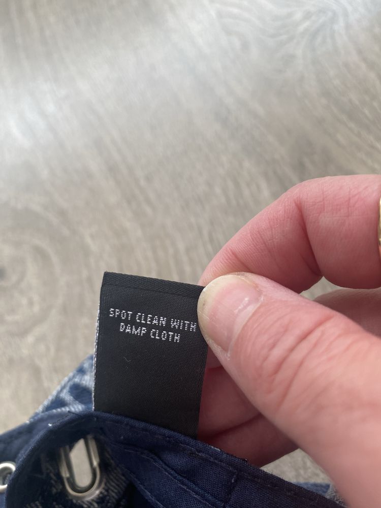 DKNY  czapka z daszkiem unix