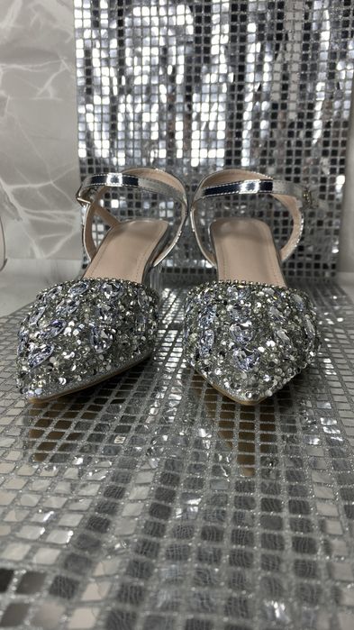 Туфлі срібні каміння на підборах прозорих | 39 розмір | 25 см стопа