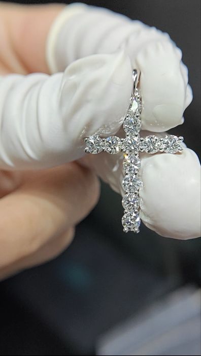 Золотий хрестик з діамантами 2.09ct