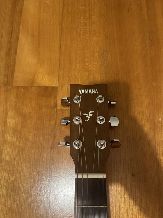 Guitarra yamaha F310