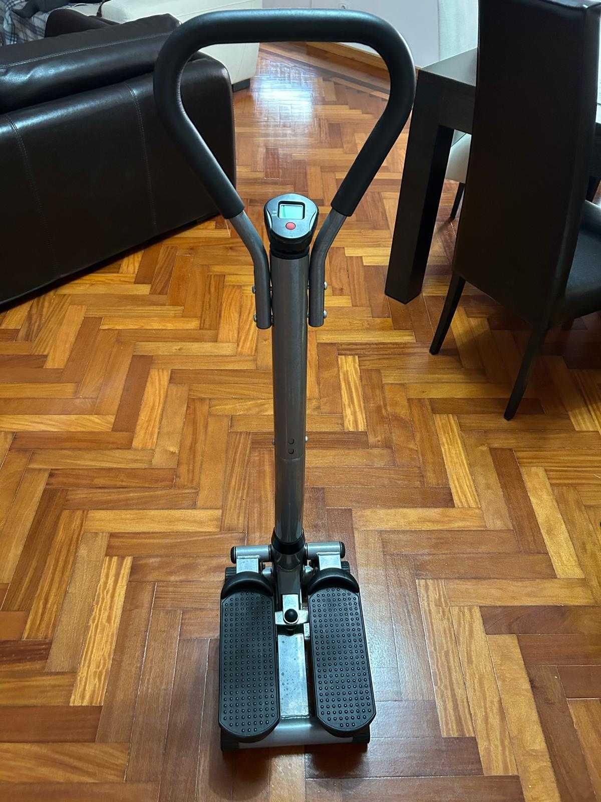 Stepper com cabo alto e apoios de mãos da marca ProMaster