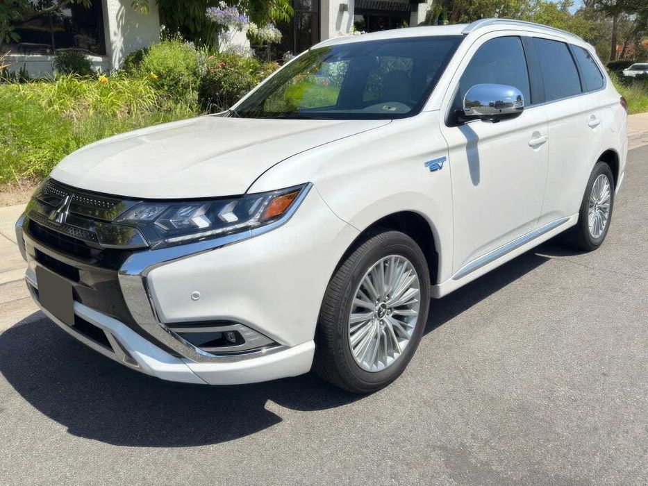 Mitsubishi Outlander      2019