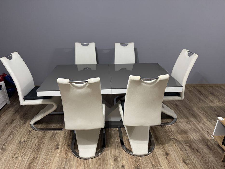 Duzy stol V z krzeslami 6szt  ciezki masywny stol