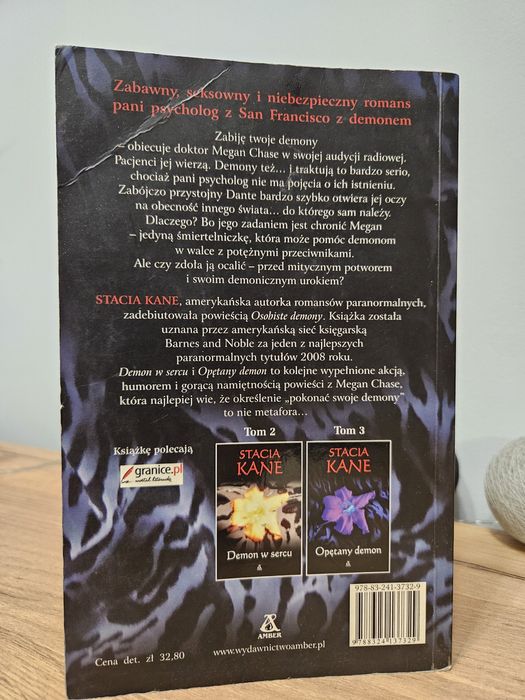 Stacia Kane Osobiste demony wydawnictwo Amber