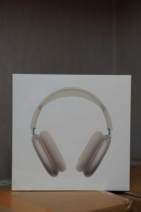 Apple AirPods Max Headphones Starlight