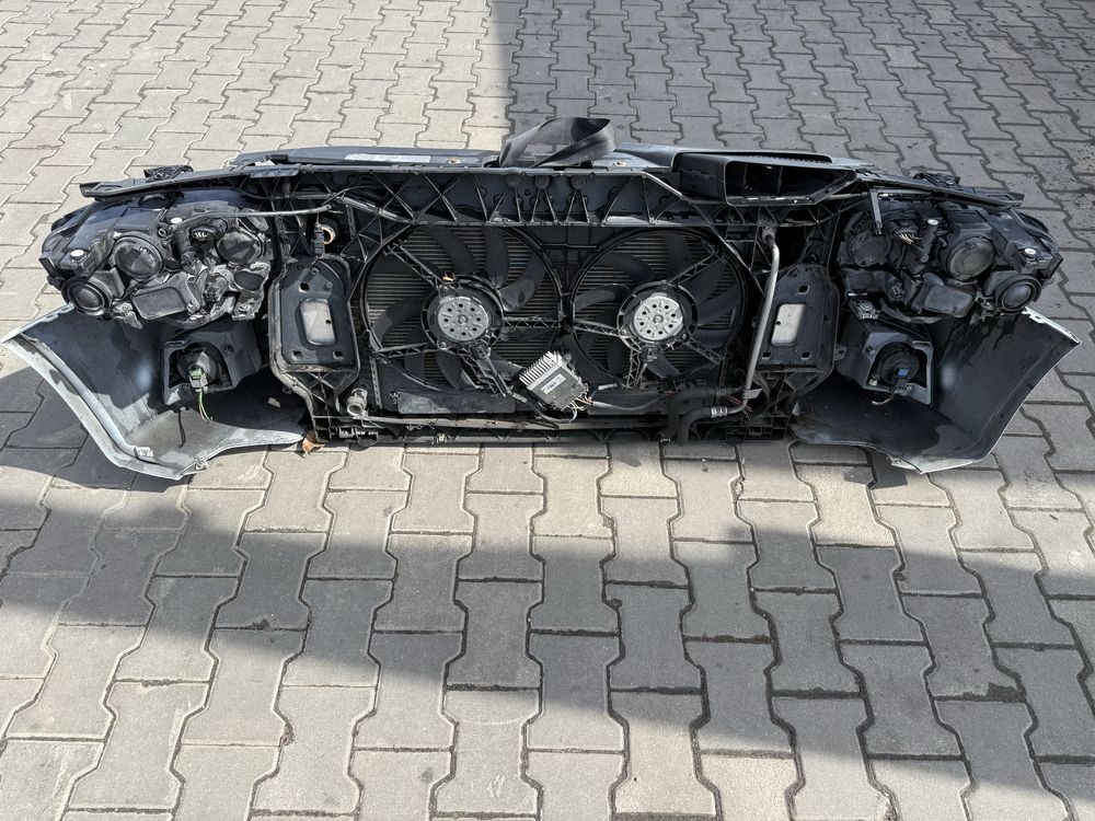 Przód Audi a4 b8 wzmocnienie reflektory chłodnice